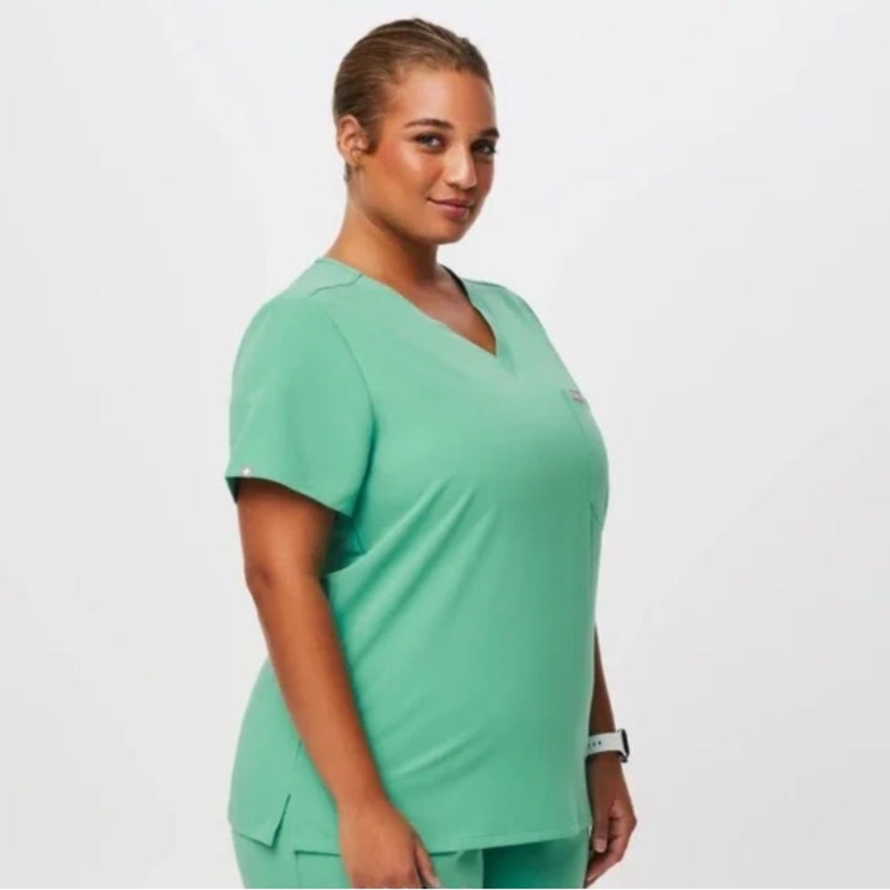 FIGS Women’s Catarina One-Pocket Top - Surgical Green - Size: 2XL - NWT